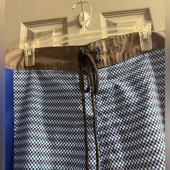 Men’s Bud Light checkerboard shorts/swim/board shirts in blue & white Size 36 - Picture 3 of 8
